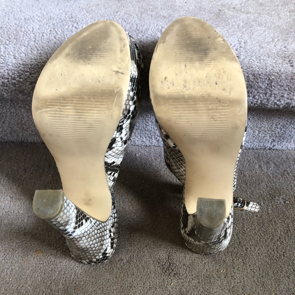 Heels - Picture 2 of 4